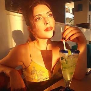 Meet your Posher, Amelia